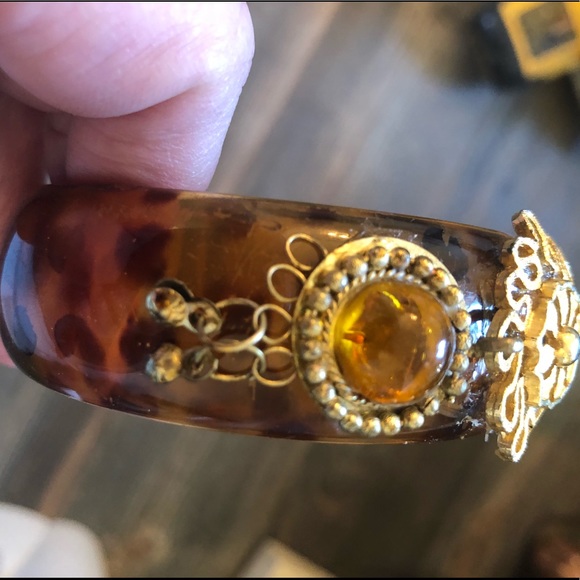 Women’s Faux Tortoise Shell Bracelet upcycled - Picture 5 of 8